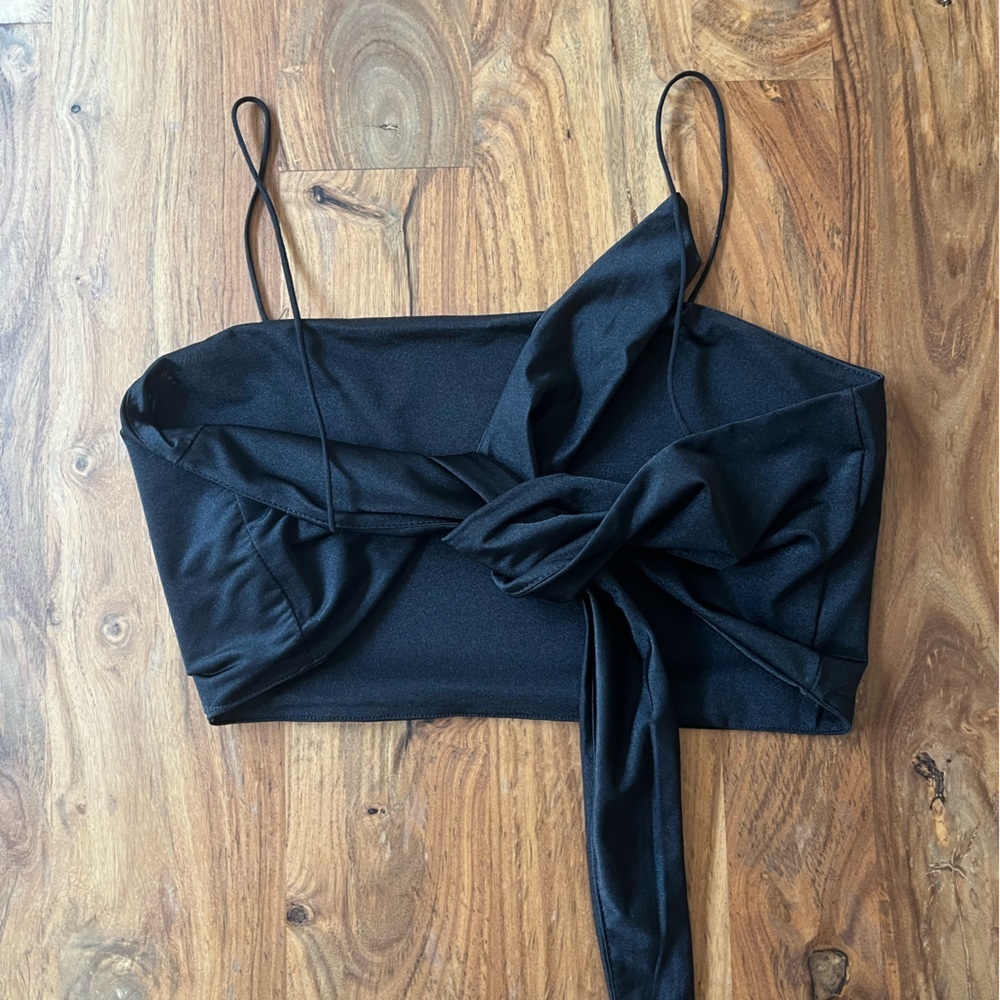 ZARA BLACK CROP TOP SIZE SMALL